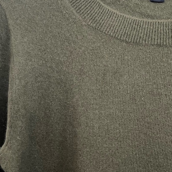 J. Crew 100% cashmere crewneck sweater size small color olive - Picture 3 of 7